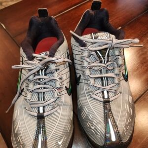 Nike Men's Gray and Black Athletic Shoes